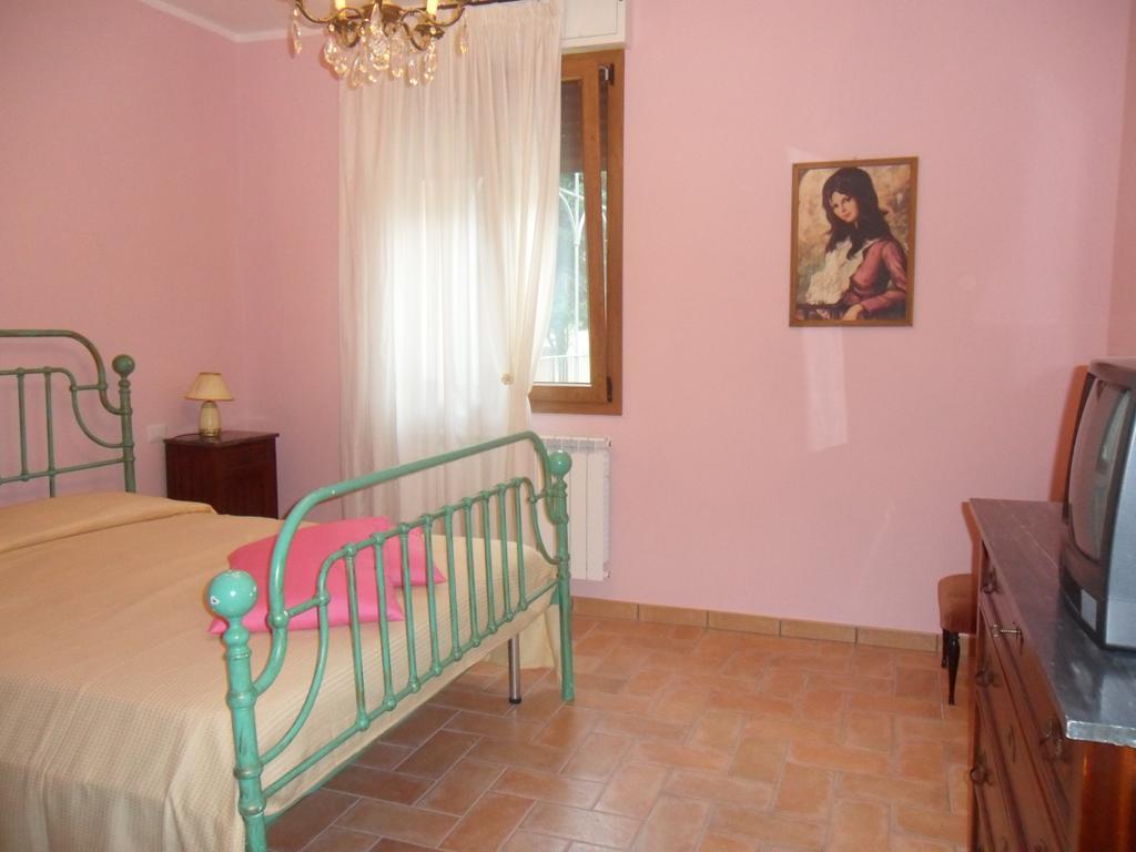 トーディ Agriturismo Poponiヴィラ 部屋 写真