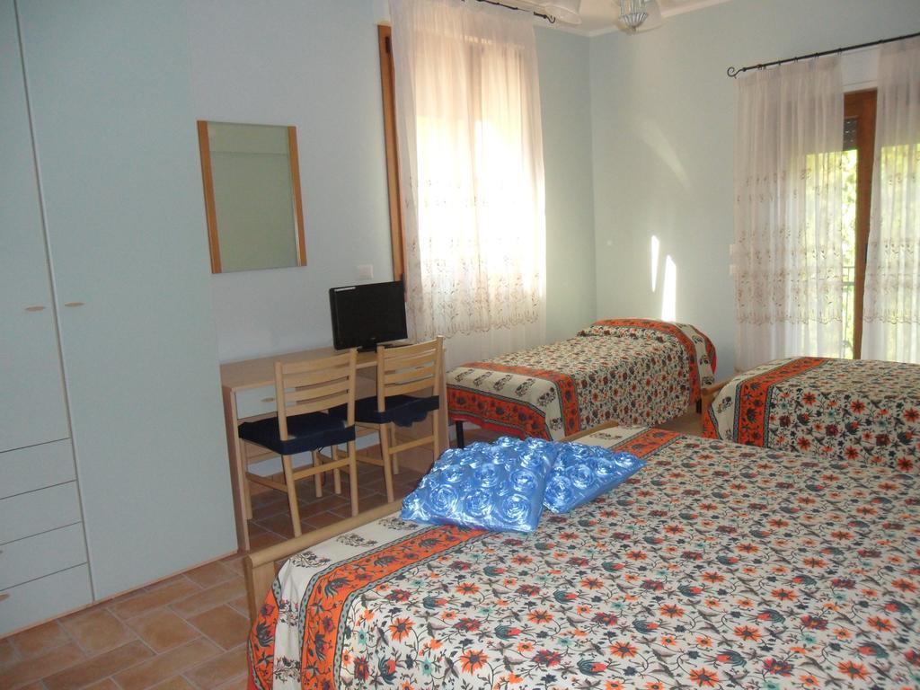 トーディ Agriturismo Poponiヴィラ 部屋 写真
