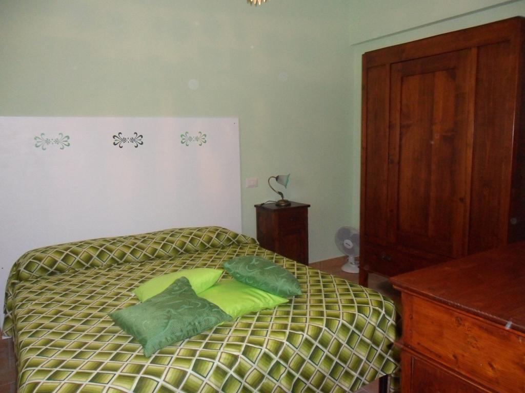 トーディ Agriturismo Poponiヴィラ 部屋 写真