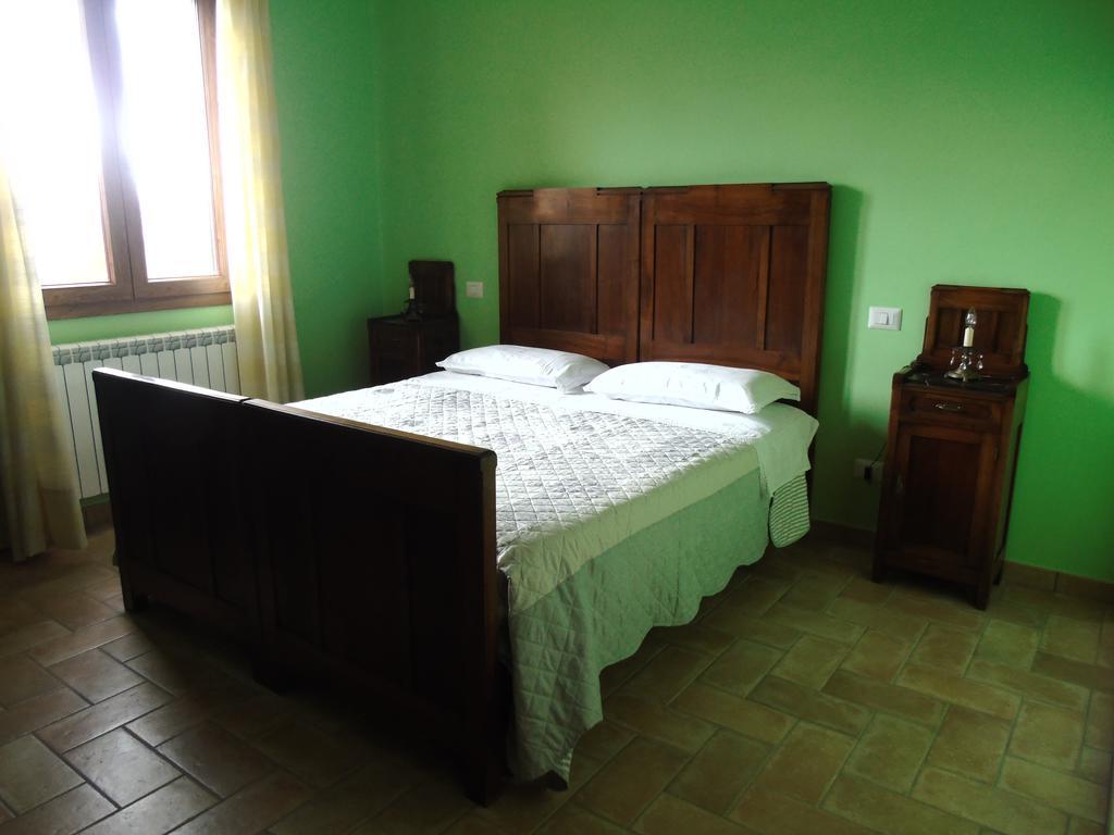 トーディ Agriturismo Poponiヴィラ 部屋 写真
